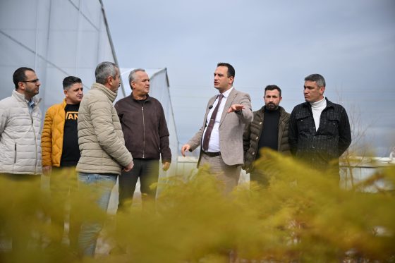 Bornova kendi çiçeğini kendi yetiştiriyor