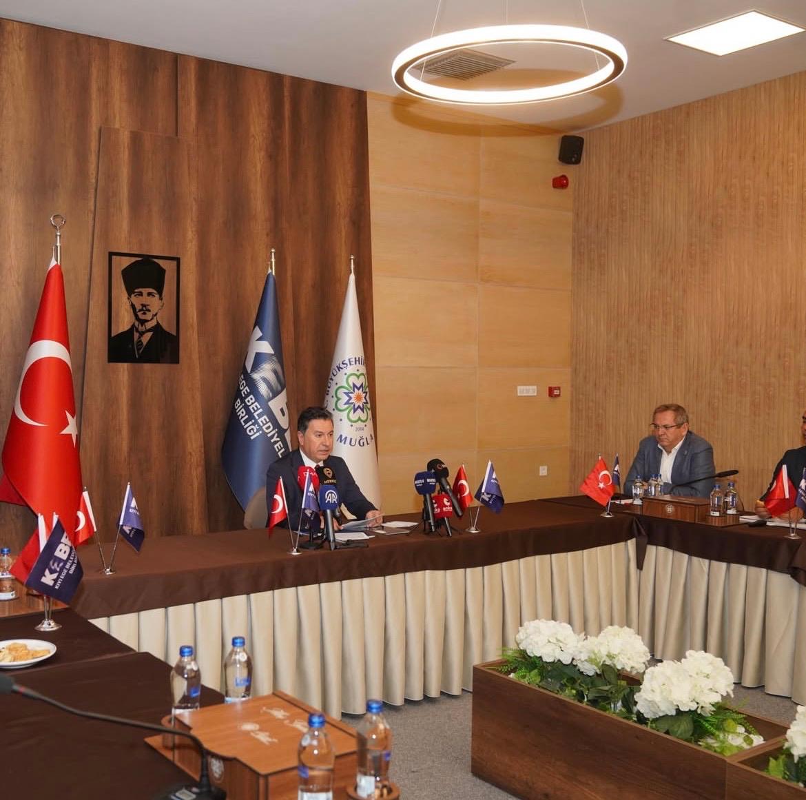 Kıyı Ege Belediyeler Birliği’nin 2025 yılı son encümen toplantısı gerçekleştirildi